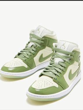 Nike Air Jordan 1 Mid SE "Sea Glass Oil Green"